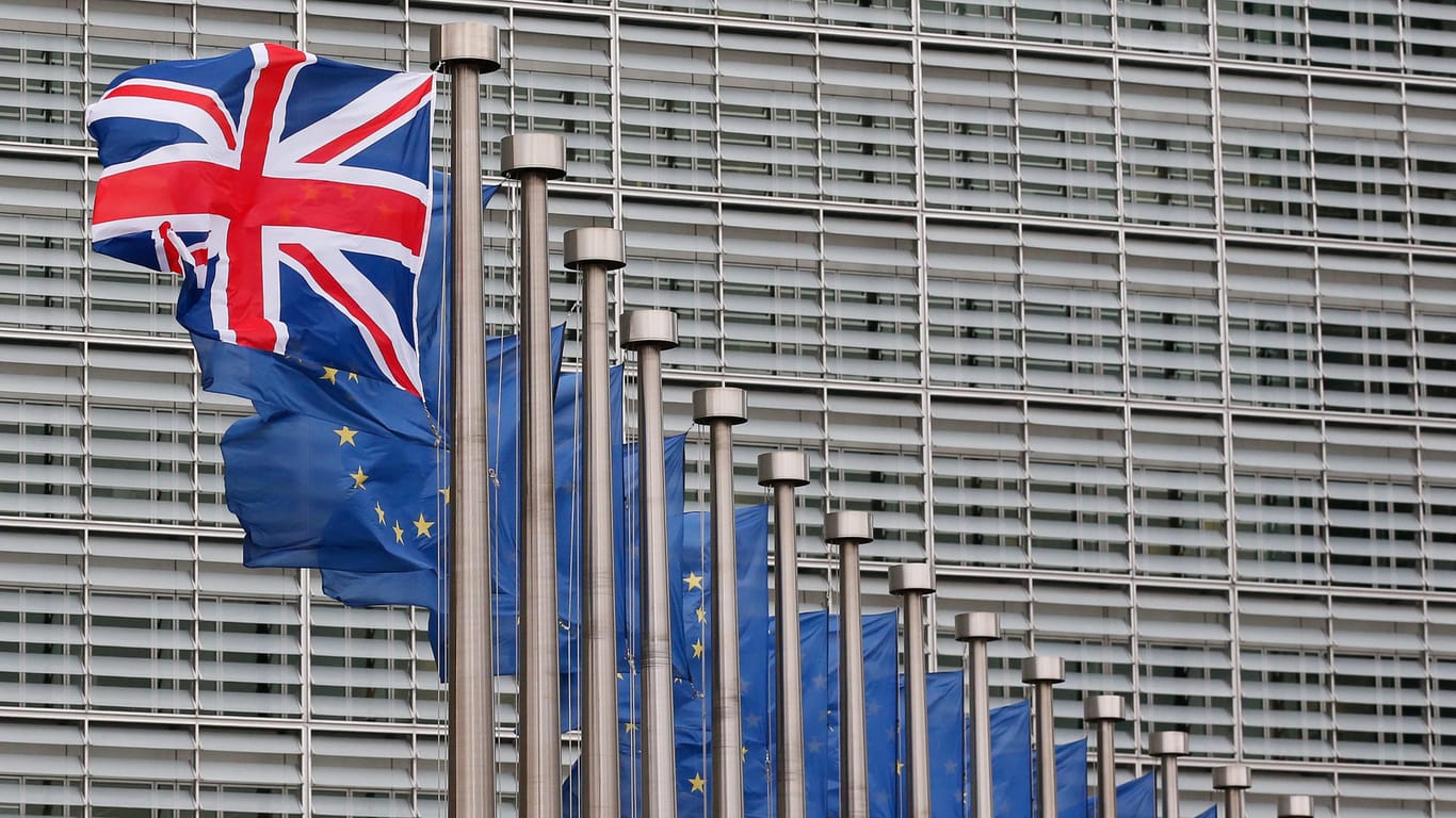 Die Flagge Großbritanniens vor Europäischen Kommission: Die Umfrage wurde durchgeführt, bevor sich die EU und Großbritannien auf einen Vertrag einigten. (Archivbild)