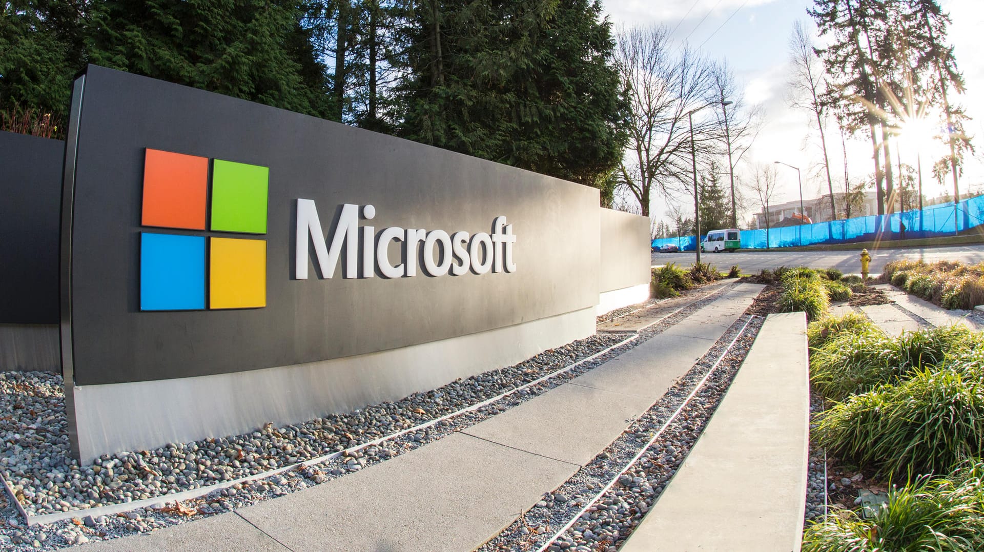 Einfahrt zum Microsoft-Campus in Redmond: Das Office-Paket für Windows verstößt gegen europäische Datenschutzbestimmungen.