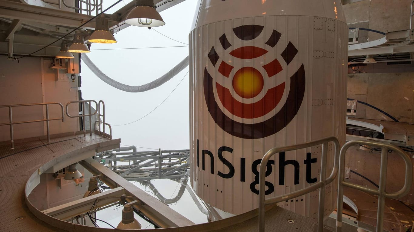 Die Landesonde der Mission inSight: Neben dem menschgemachten Marsroboter trägt die Sonde noch weitere Instrumente mit sich. (Archivbild)