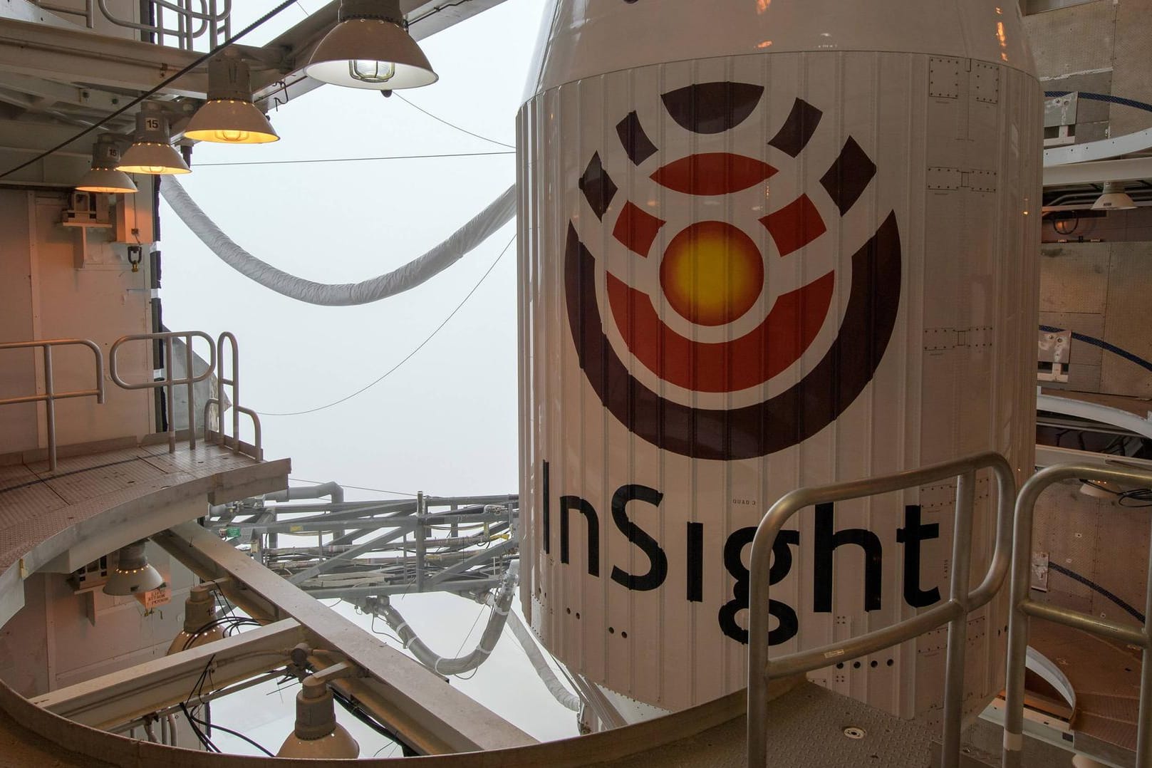 Die Landesonde der Mission inSight: Neben dem menschgemachten Marsroboter trägt die Sonde noch weitere Instrumente mit sich. (Archivbild)