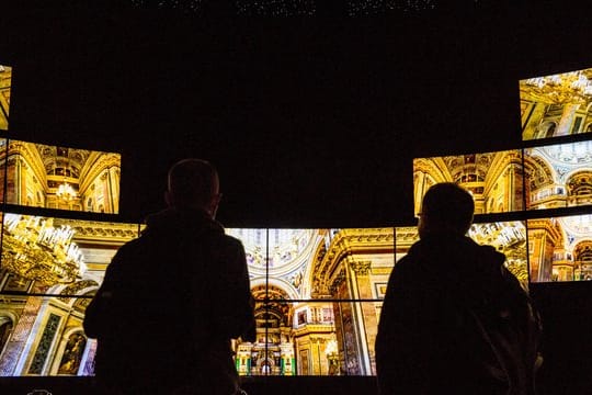 Fernsehgeräte auf der IAA in Berlin.