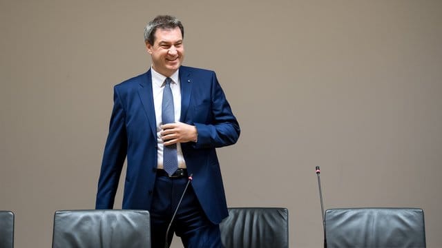Einen Tag nach seiner erklärten Kandidatur für den CSU-Vorsitz stellt sich Markus Söder den Fragen der Journalisten. Einen Tag nach seiner erklärten Kandidatur für den CSU-Vorsitz stellt sich Markus Söder den Fragen der Journalisten.