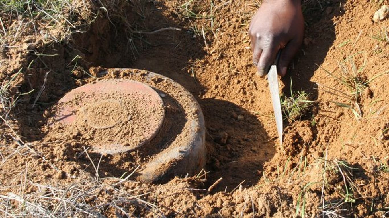 Die Ottawa-Konvention verbietet den Einsatz, die Produktion, Lagerung und Weitergabe von Landminen.