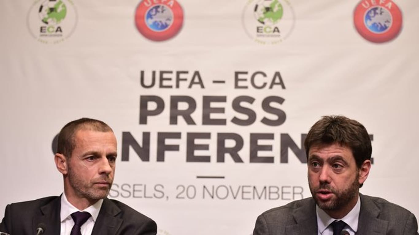 UEFA-Präsident Aleksander Ceferin (l) und Andrea Agnelli, der Vorsitzende der European Club Association (ECA), bei einer Pk.