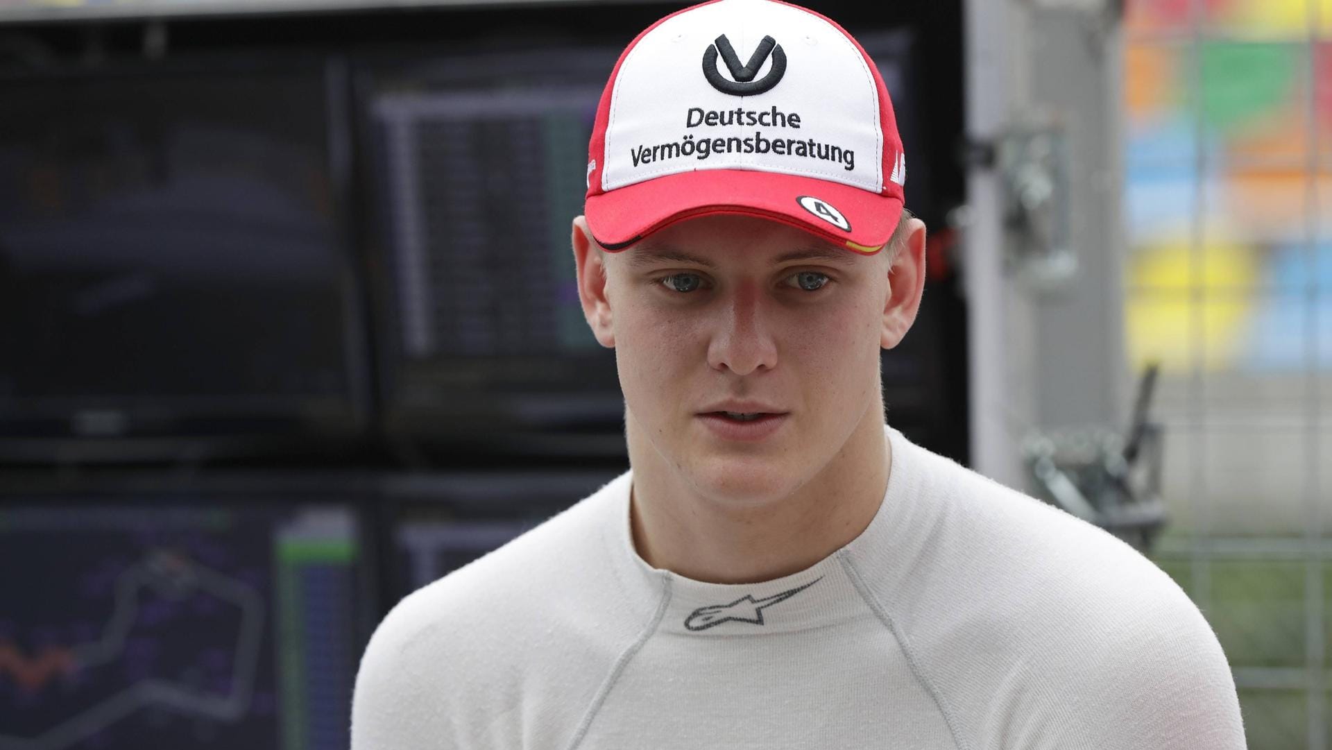 Formel-3-Europameister Mick Schumacher feiert an der Seite von Ferrari-Star Sebastian Vettel 2019 sein Debüt beim Race of Champions.