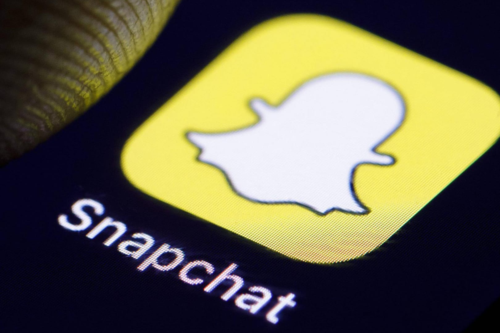 Der Mann soll sich in Chatforen und auf Snapchat als Mädchen ausgegeben und so sexuelle Gespräche eingeleitet haben.