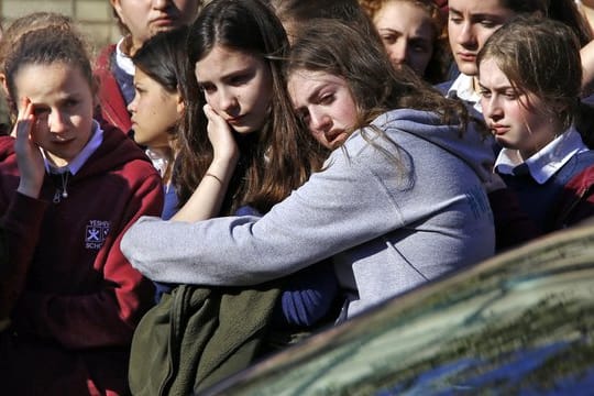 Der Gewalt der Worte folgt ganz leicht die Gewalt der Taten, wie der jüngste Anschlag auf eine Synagoge in Pittsburgh im US-Bundesstaat Pennsylvania zeigt.