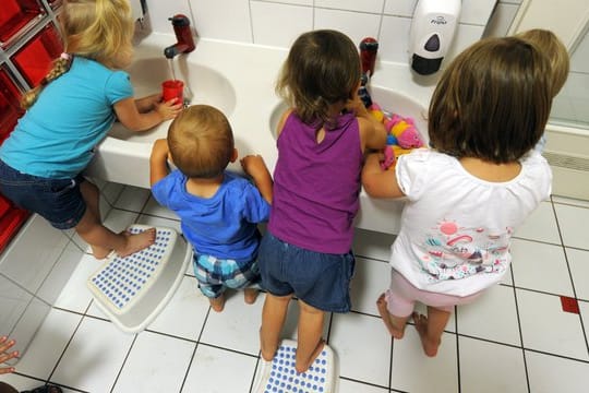 Mit höherem Kindergeld steigt die Wahrscheinlichkeit, dass Kinder in einer Kita betreut werden.