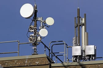 Sende- und Empfangsanlagen: Im Frühjahr 2019 kommen die ersten Lizenzen für das 5G-Netz unter den Hammer. Doch das Verfahren ist umstritten.