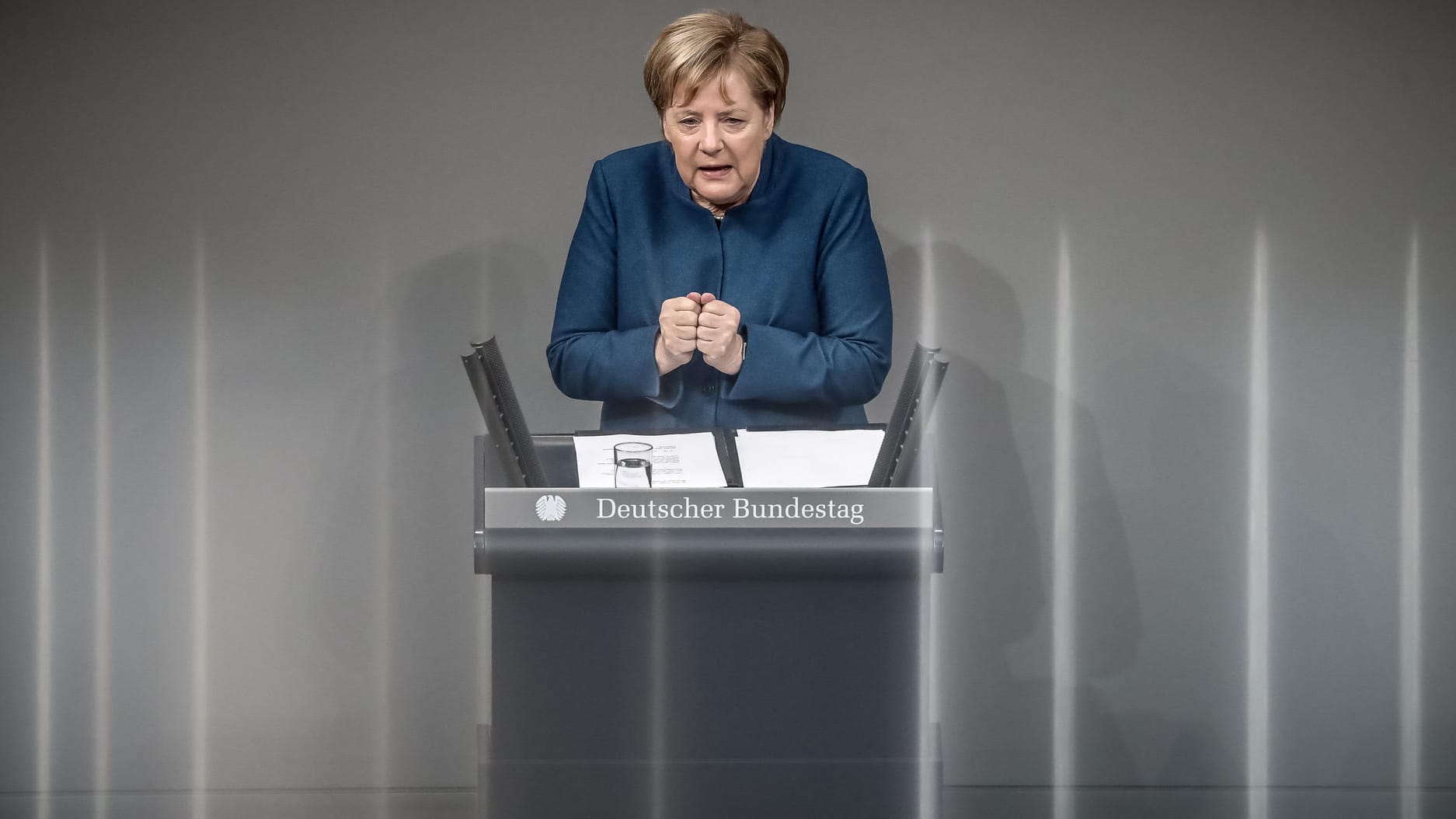 Angela Merkel im Bundestag: "Deutsches Interesse heißt, immer auch die anderen mitzudenken."