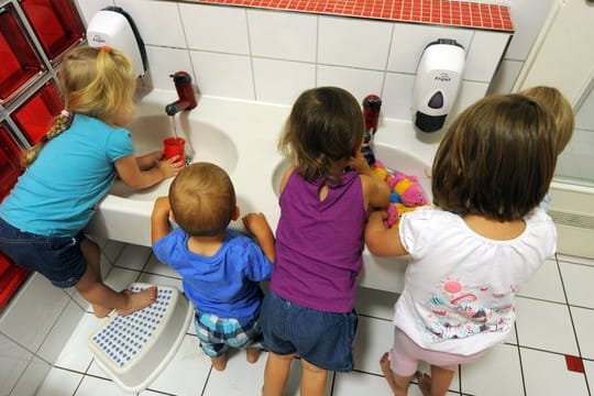 Kindergeld: Eine Studie zeigt, dass arme Familien die Hilfe zum Wohl ihrer Kinder einsetzen.