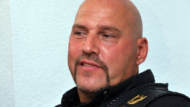 Hannovers Hells-Angels-Chef Frank Hanebuth: Polizei und Staatsanwaltschaft haben sein Anwesen durchsucht. Hannovers Hells-Angels-Chef Frank Hanebuth: Polizei und Staatsanwaltschaft haben sein Anwesen durchsucht.