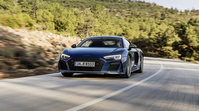 Den Verkauf des überarbeiteten R8 will Audi Anfang 2019 zu Preisen auf Niveau des Vorgängers starten. Den Verkauf des überarbeiteten R8 will Audi Anfang 2019 zu Preisen auf Niveau des Vorgängers starten.