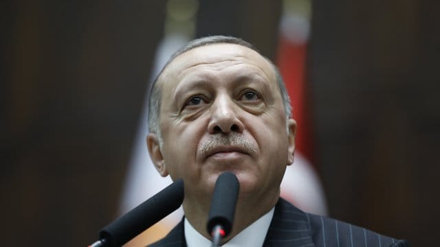 "EGMR, auf welcher Seite stehst Du?" Erdogan kritisiert das Menschenrechtsgericht nach der Entscheidung zur Entlassung des pro-kurdischen Politikers Selahattin Demirtas.