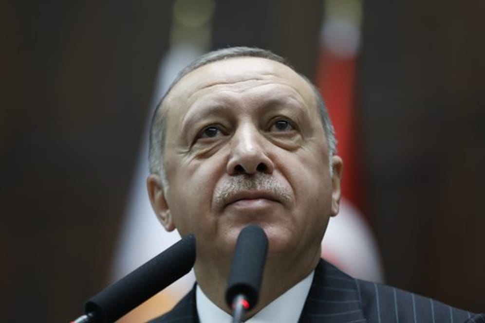"EGMR, auf welcher Seite stehst Du?" Erdogan kritisiert das Menschenrechtsgericht nach der Entscheidung zur Entlassung des pro-kurdischen Politikers Selahattin Demirtas.