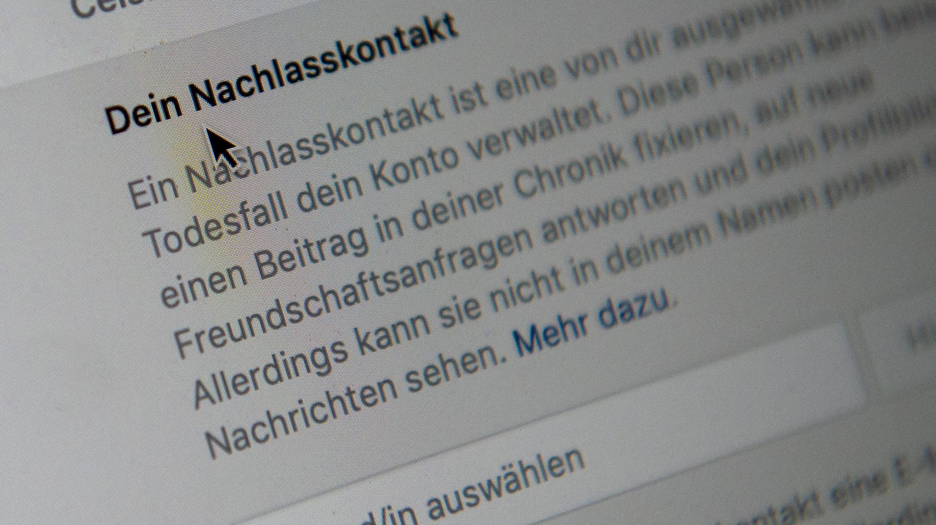 Auf Facebook lässt sich ein Nachlasskontakt bestimmen: Inzwischen bieten auch zahlreiche Bestatter Unterstützung beim digitalen Nachlass an.