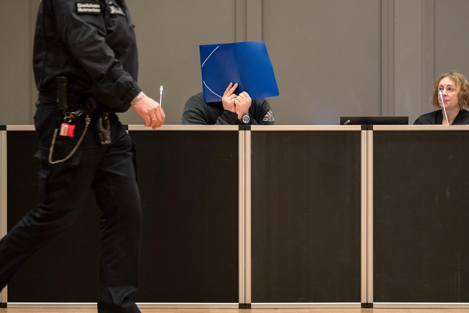 Niels Högel im Gerichtssaal in Oldenburg: Der Ex-Pfleger hat 100 Giftmorde gestanden.