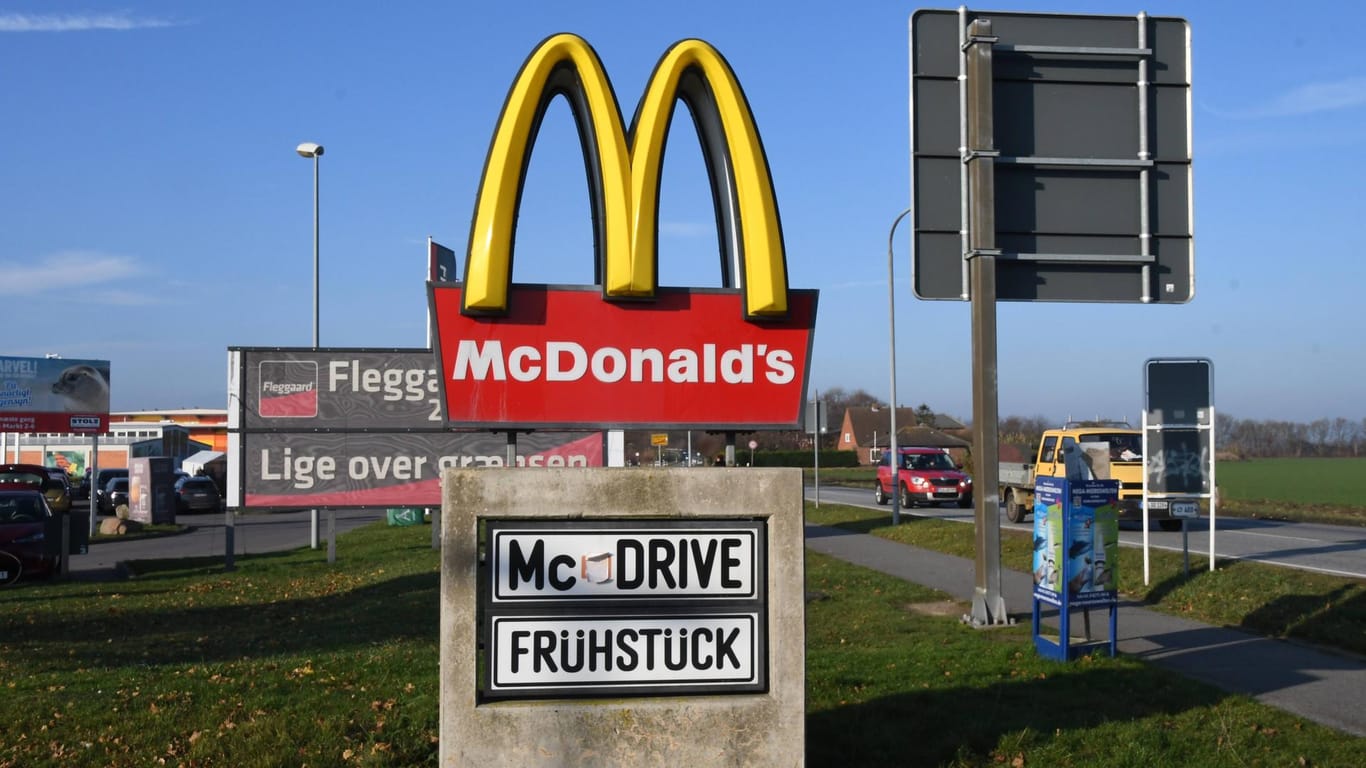 McDonalds-Filiale in Burg auf Fehmarn: Bestellen und Bezahlen per App gestartet.