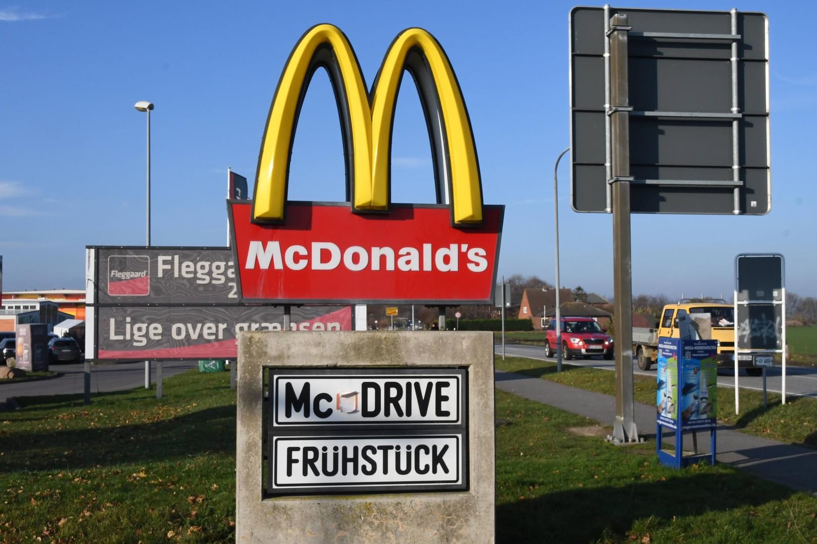 McDonalds-Filiale in Burg auf Fehmarn: Bestellen und Bezahlen per App gestartet.