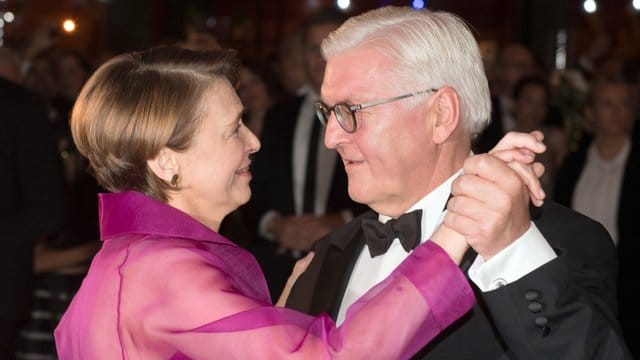 Bundespräsident Frank-Walter Steinmeier und seine Frau Elke Büdenbender werden den Bundespresseball eröffnen.