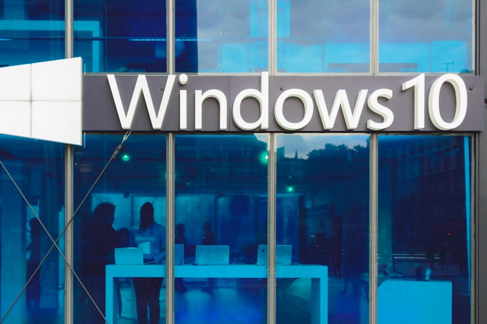 Logo von Windows 10 (Symbolbild): Das BSI hat die Sicherheitseigenschaften des Betriebssystems untersuchen lassen.