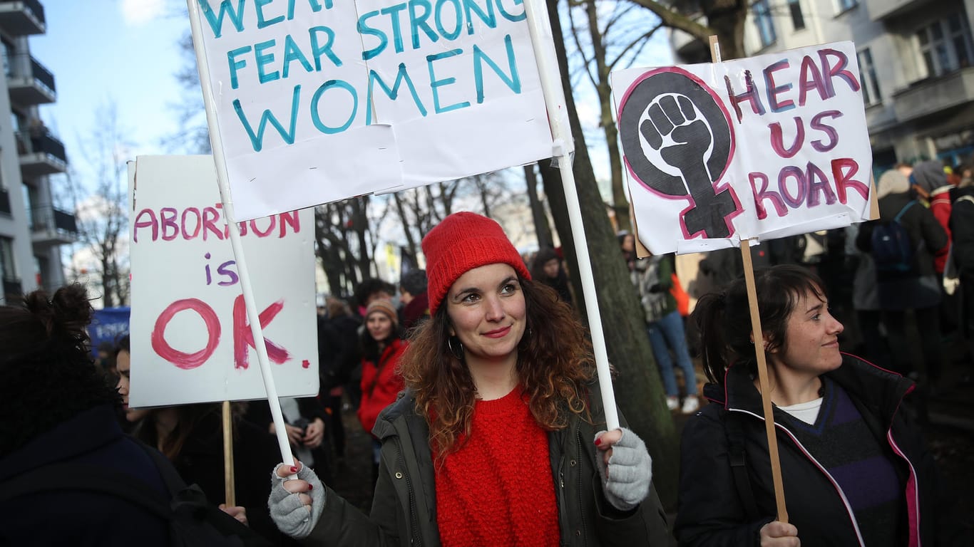 Demonstration am 8. März in Berlin: Der Frauenkampftag, der oft nur Frauentag genannt wird, soll in Berlin Feiertag werden.