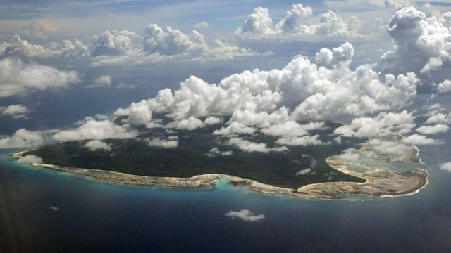 Wolken über der zu Indien gehörenden North Sentinel Insel in der Andamen-See. Wolken über der zu Indien gehörenden North Sentinel Insel in der Andamen-See.