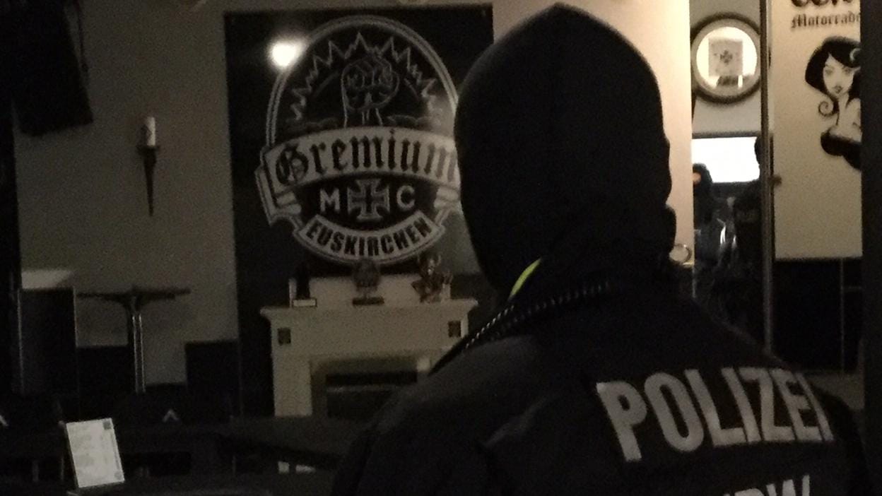 Rocker-Razzia in NRW: Bei der Festnahme eines Rockers fiel ein Schuss.