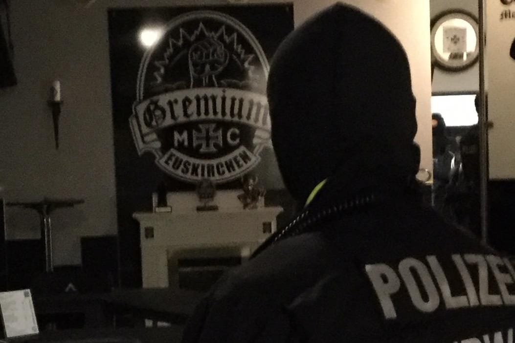 Rocker-Razzia in NRW: Bei der Festnahme eines Rockers fiel ein Schuss.