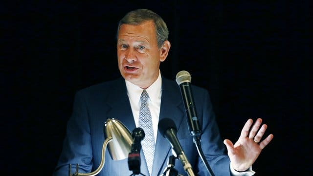 John Roberts, Vorsitzender Richter des Supreme Court, hat Vorwürfe des US-Präsidenten zurückgewiesen: "Diese unabhängige Justiz ist etwas, für das wir alle dankbar sein sollten. John Roberts, Vorsitzender Richter des Supreme Court, hat Vorwürfe des US-Präsidenten zurückgewiesen: "Diese unabhängige Justiz ist etwas, für das wir alle dankbar sein sollten.