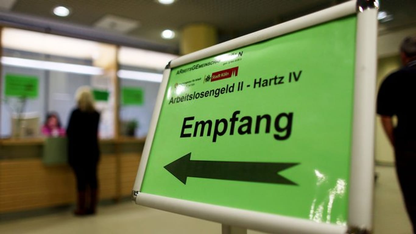 In der SPD und bei den Grünen wird über Alternativen zu Hartz IV nachgedacht.