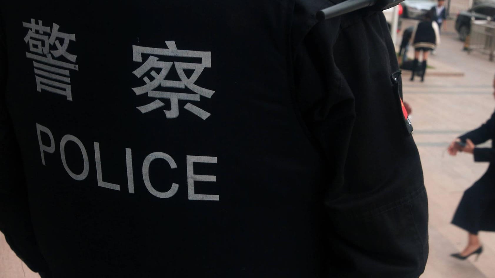 Chinesische Polizei: Ein dunkles Auto ist in eine Menschengruppe gerast. (Symbolbild) Chinesische Polizei: Ein dunkles Auto ist in eine Menschengruppe gerast. (Symbolbild)
