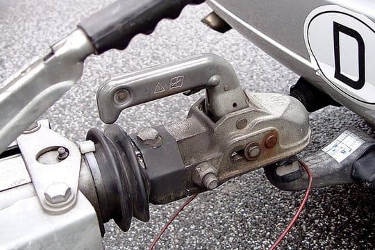 Zu viel Gewicht auf der Anhängerkupplung kann sich negativ auf die Statik des Autos auswirken.