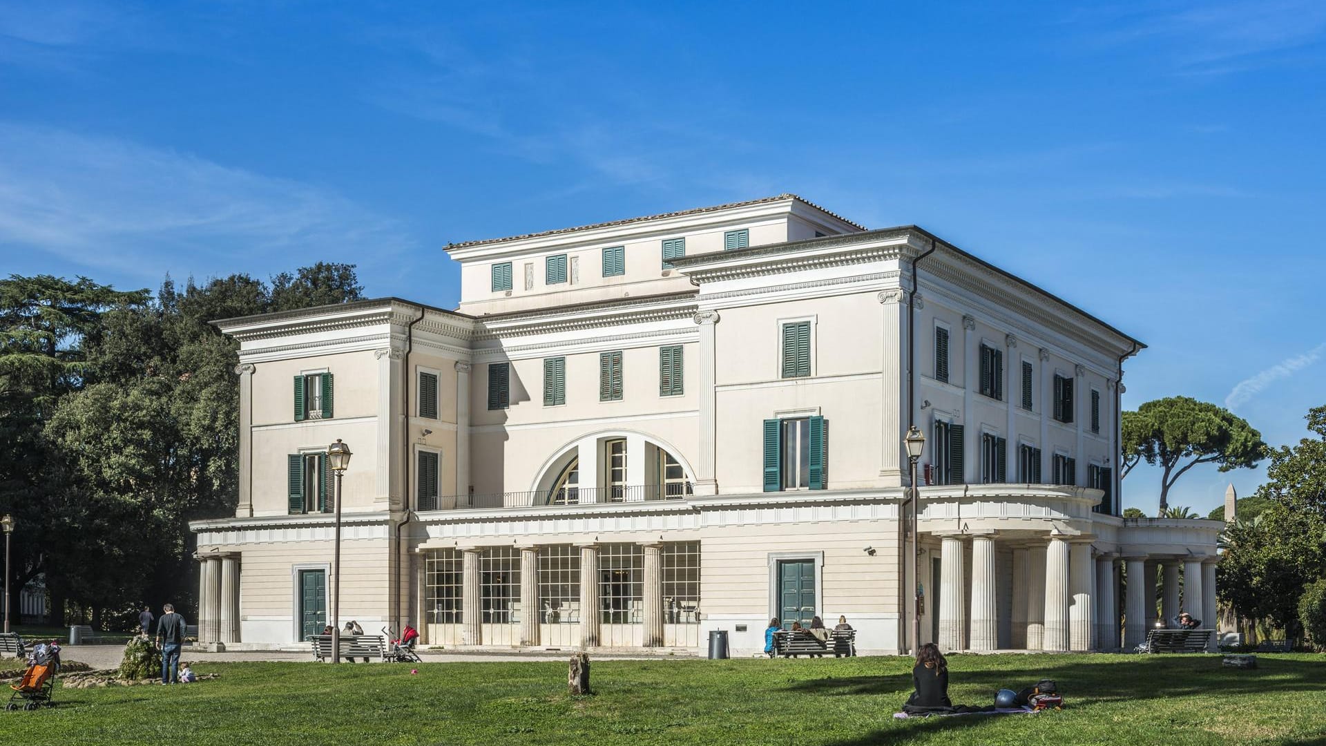 Villa Torlonia: Einst Wohnsitz von Mussolini, heute ein Museum und öffentlicher Park. Villa Torlonia: Einst Wohnsitz von Mussolini, heute ein Museum und öffentlicher Park.