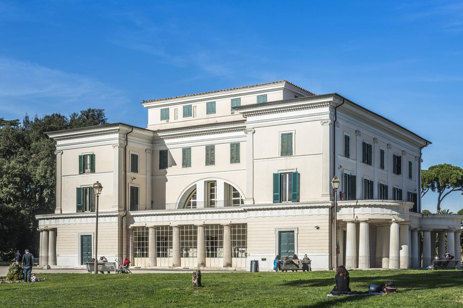 Villa Torlonia: Einst Wohnsitz von Mussolini, heute ein Museum und öffentlicher Park.
