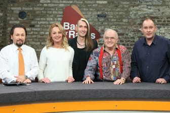 Die "Bares für Rares"-Händler: Wolfgang Pauritsch, Susanne Steiger, Fabian Kahl, Ludwig Hofmaier und Walter Lehnertz.