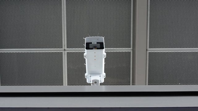 In China werden immer mehr Städte mit Systemen ausgestattet, die Bilder per Gesichtserkennung auswerten. In China werden immer mehr Städte mit Systemen ausgestattet, die Bilder per Gesichtserkennung auswerten.