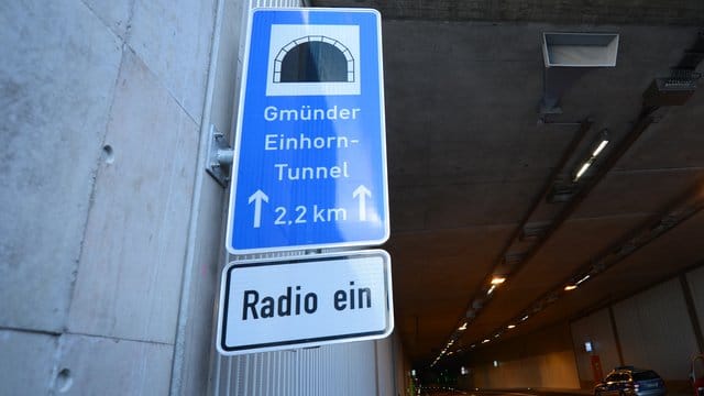 Blick in den Einhorn-Tunnel, an dem Lastwagenfahrer in Schwäbisch Gmünd monatelang zu Unrecht geblitzt wurden.