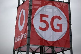 Mit ihrer Forderung stellen sich die Politiker gegen die Bundesnetzagentur, die kürzlich einen Entwurf für die Vergabe von 5G-Frequenzen vorgelegt hatte.