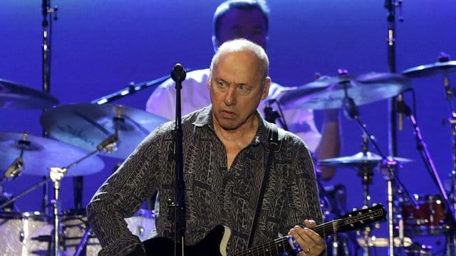 Mark Knopfler würde gerne besser Gitarre spielen.