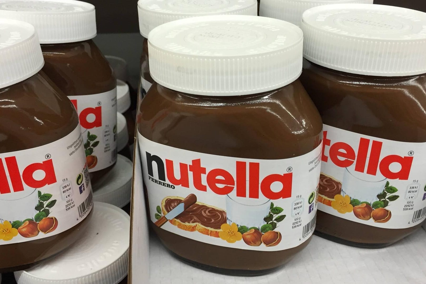 Nutellagläser: Mit einem Marktanteil von etwa 54 Prozent ist der Schokoladenaufstrich Weltmarktführer.