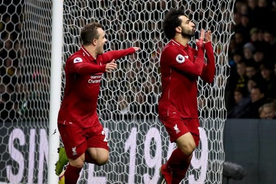 Mohamed Salah (r) erzielte sein siebtes Saisontor.