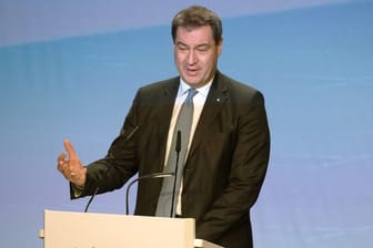 Bayerns Ministerpräsident Markus Söder lehnt Änderungen am Grundrecht auf Asyl ab.