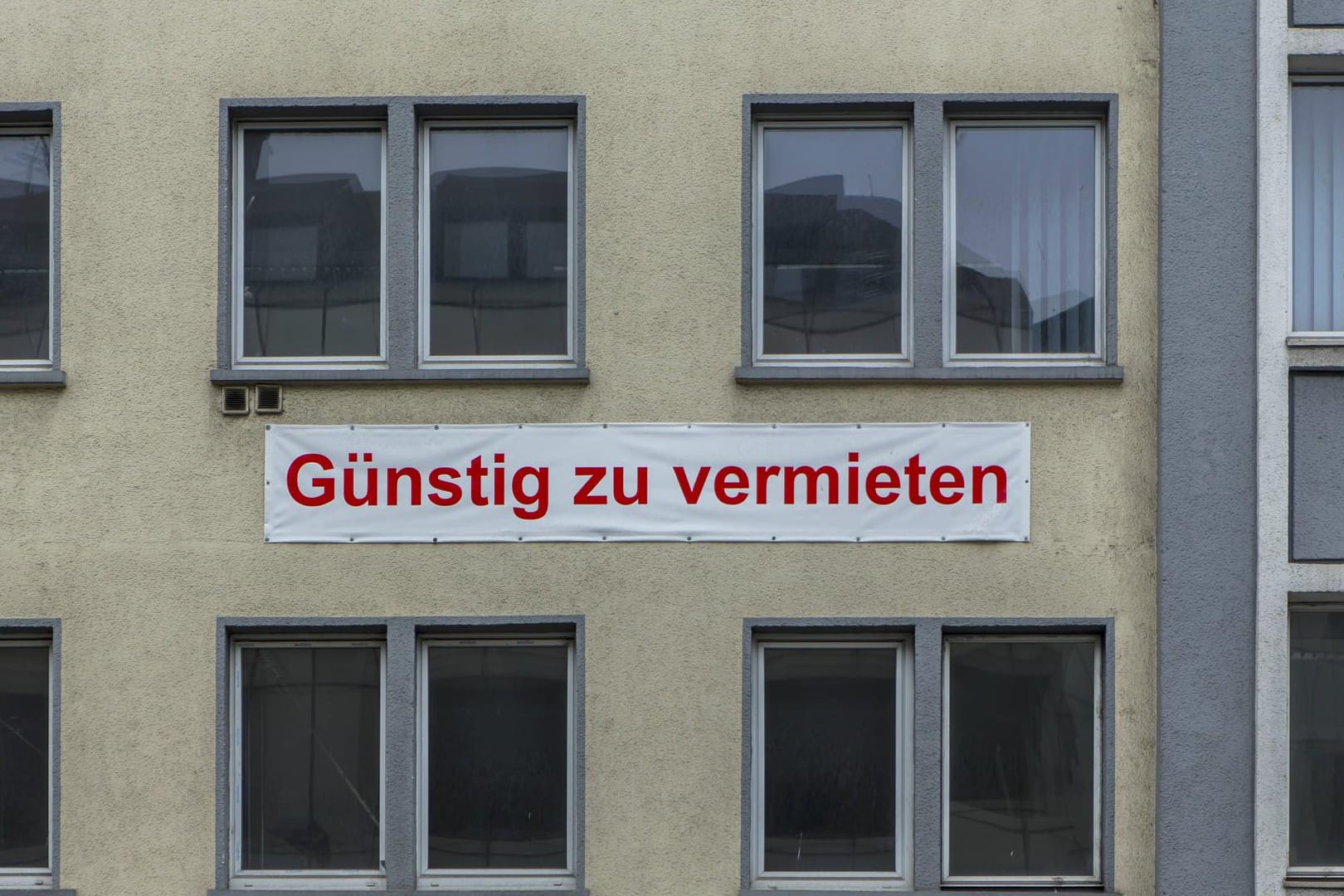 Freie Mietwohnung: Eine Erhöhung der Mieten ist unwirksam, wenn sie sich an falschen Mietspiegeln richtet.