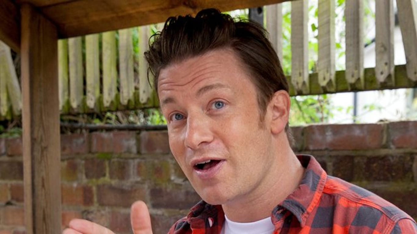 Jamie Oliver bei einem Interview an der Rhyl-Grundschule in London.