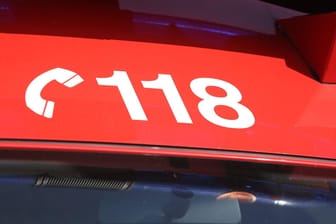 Schweizer Feuerwehr: 20 Menschen hielten sich während des Brandes im Haus auf. (Symbolbild)