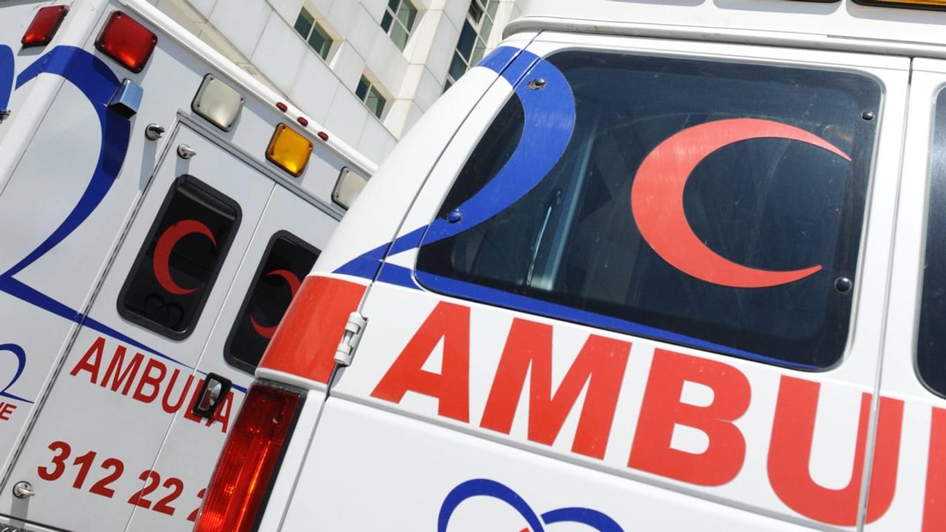 Türkische Krankenwagen: In Instanbul sind vier Menschen beim Absturz eines Helikopters ums Leben gekommen (Symbolbild).