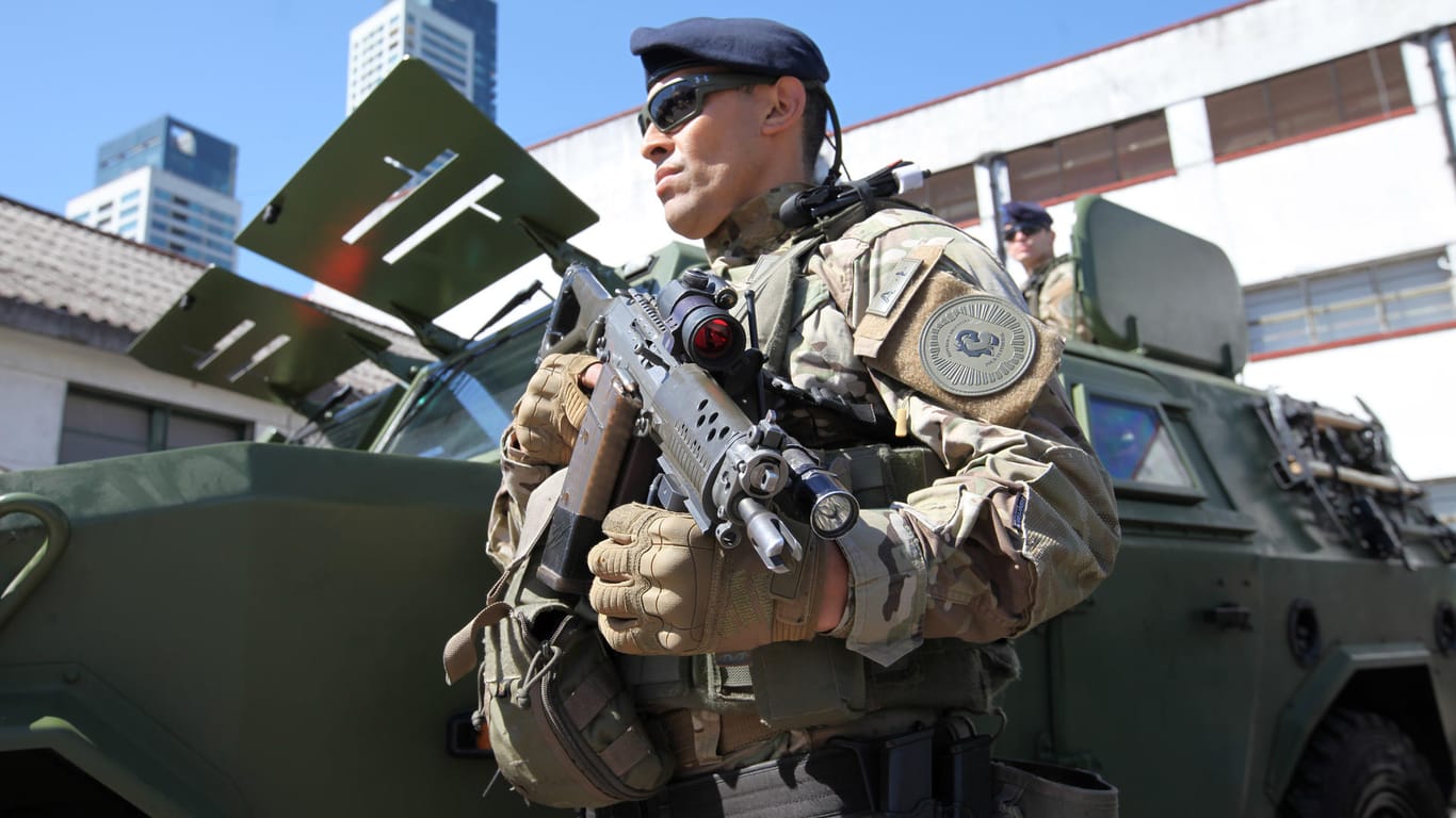 Soldaten in der argentinischen Hauptstadt Buenos Aires: Rund 20.000 Sicherheitskräfte sollen den G20-Gipfel am Wochenende absichern.