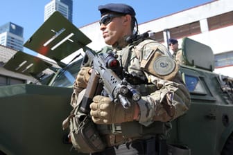 Soldaten in der argentinischen Hauptstadt Buenos Aires: Rund 20.000 Sicherheitskräfte sollen den G20-Gipfel am Wochenende absichern.