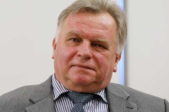 Geht er in den Dschungel oder nicht? Ex-Bundesverkehrsminister Günther Krause (CDU) dementiert.